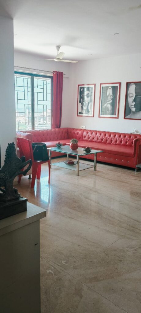 "Fully furnished co-living rooms in Lashkaria Empress, Oshiwara Andheri West – higher floor, new tower, available for singles and couples"