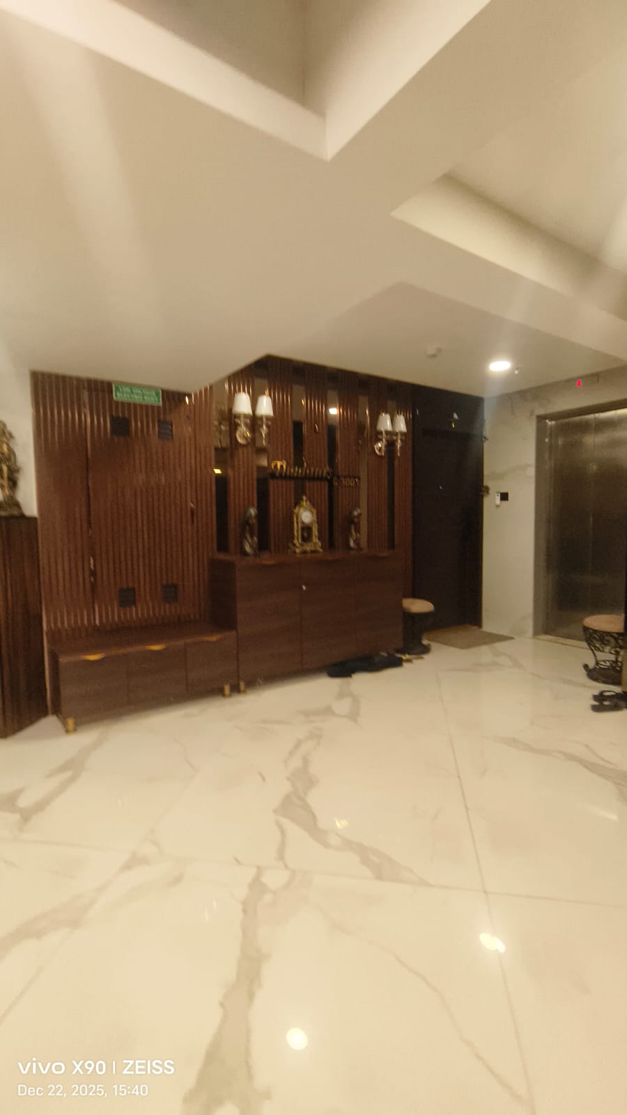 RNA NG Eclat Lokhandwala Andheri West 2.5 BHK premium flat higher floor Image Title: