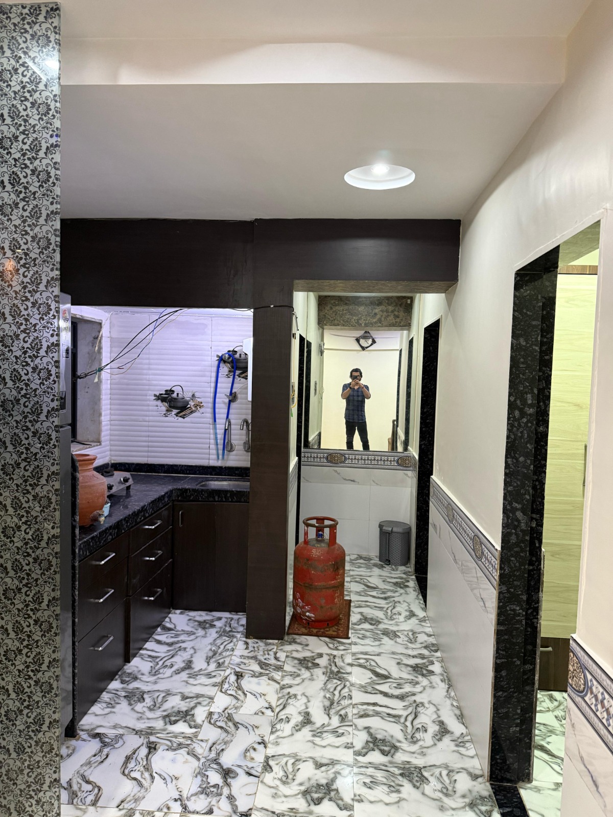 Fully Furnished 2BHK for Rent in Four Bungalow Andheri West | Opp Kokilaben Hospital Fully furnished 2BHK apartment for rent in Amruti Smruti Building Four Bungalow Andheri West Mumbai opposite Kokilaben Hospital for bachelors, students, couples, and working professionals.