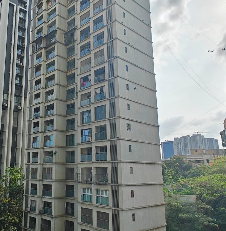Premium 2BHK apartment for sale in Lashkaria Green Diamond Oshiwara Andheri West near metro