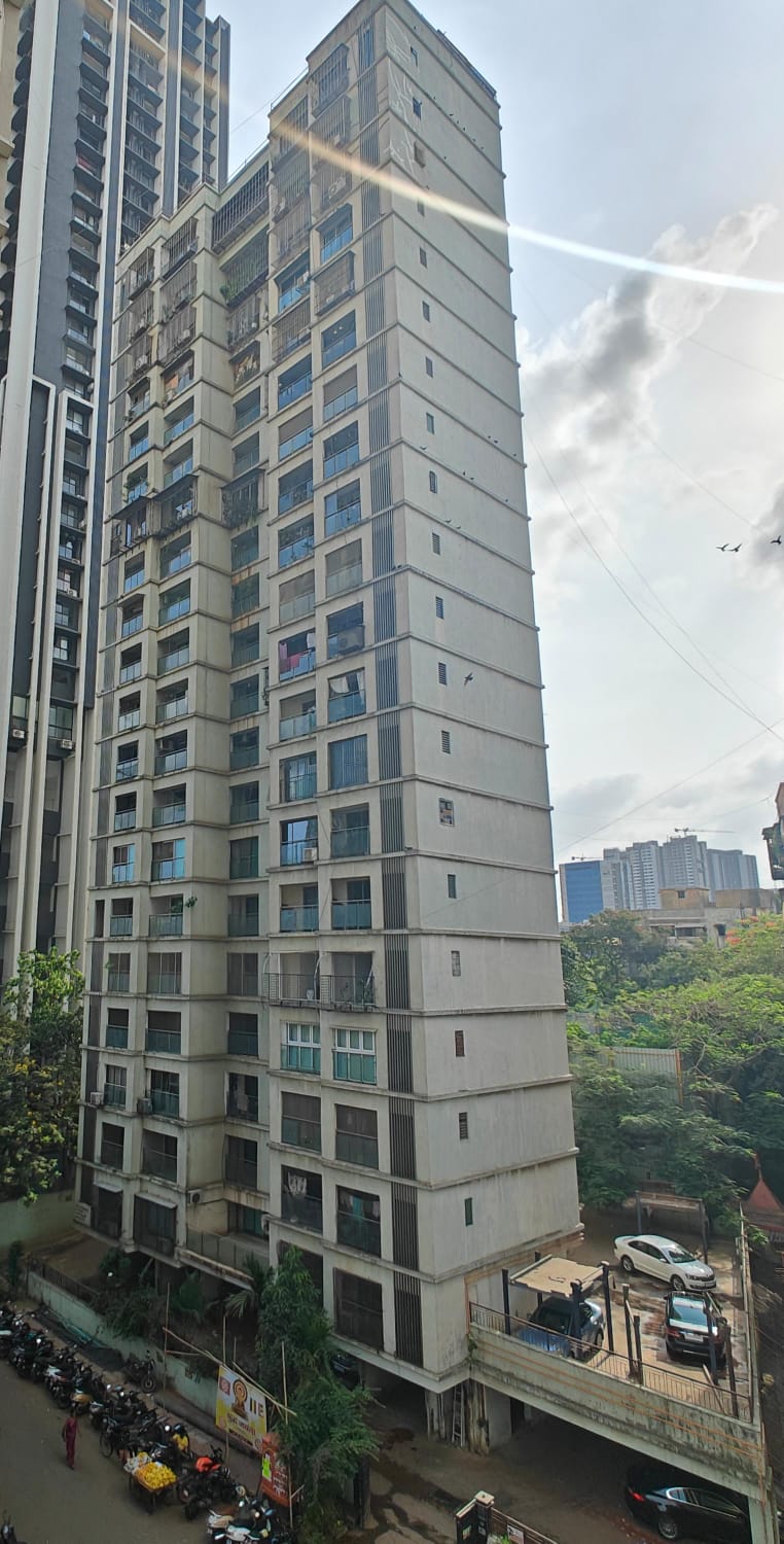 Premium 2BHK apartment for sale in Lashkaria Green Diamond Oshiwara Andheri West near metro